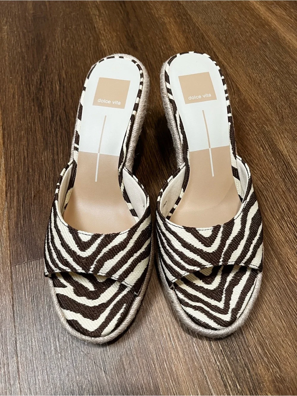 NWOB Dolce Vita Vaya Espadrille Wedge Sandals Size 7.5